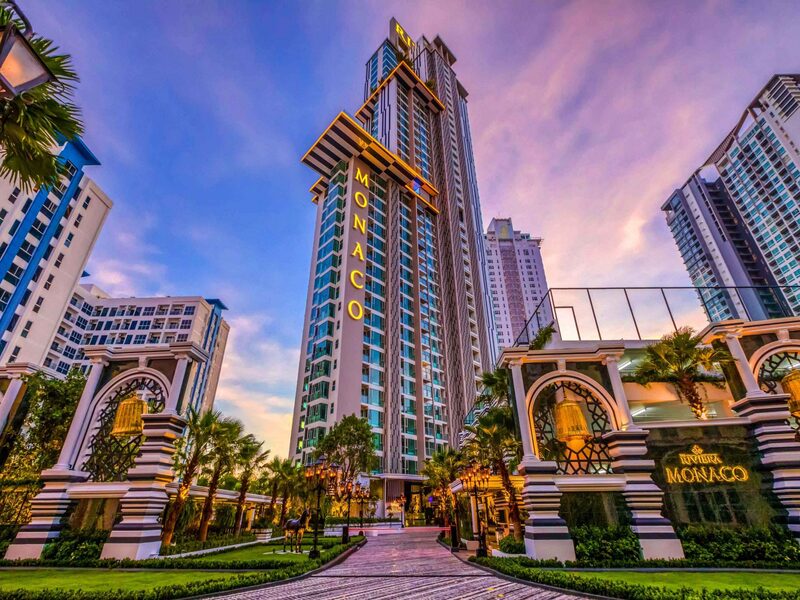 Luxury Corner Unit with Jacuzzi – The Riviera Monaco