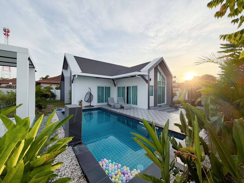 Luxury Nordic Pool Villa – Mabprachan Pattaya