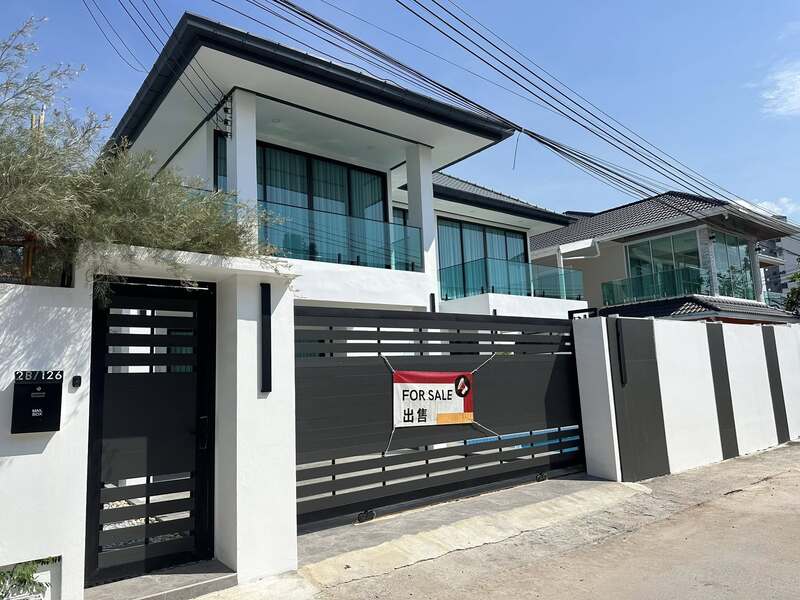 Luxury Sea-Side Pool Villa Near Jomtien Beach