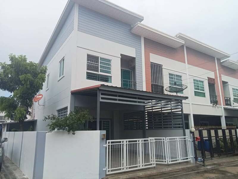 Townhouse Phornthep Garden Ville 9-Chaiyaphon Withi 25