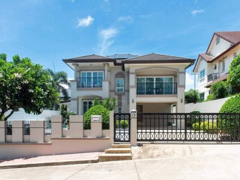 Luxury Pool Villa at Central Park Hillside Pattaya