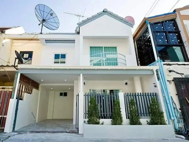 Townhouse for Sale – 2-Storey at Thepprasit Road