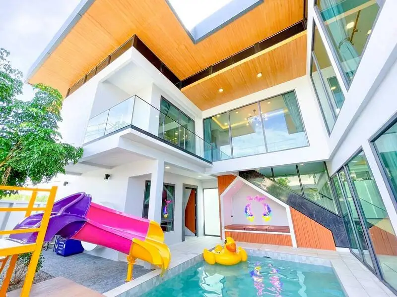 Villa for Sale and Rent at M3 M Mountain Villa
