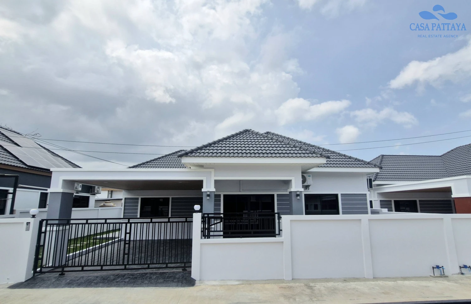 Modern House For Sale in Toongklom-Talman 25, Pattaya 2 Bathroom