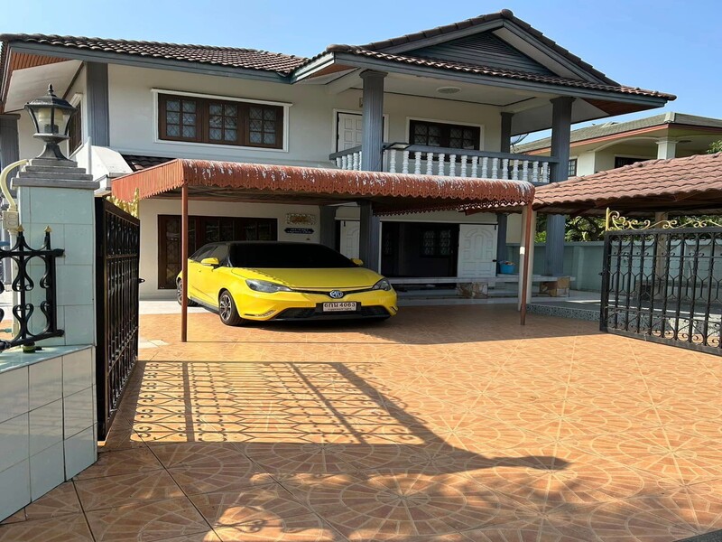 Home with Mountain View